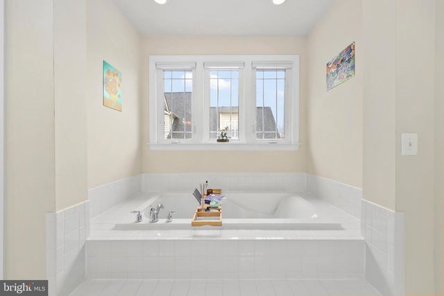 8717 FLOWERING DOGWOOD LN, Lorton, VA 22079