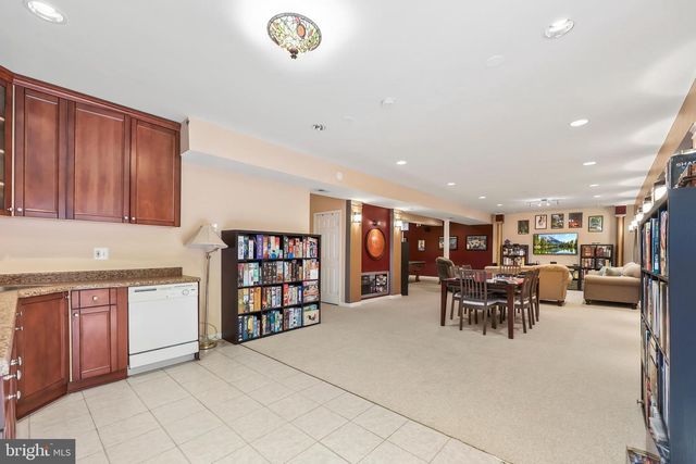 8717 FLOWERING DOGWOOD LN, Lorton, VA 22079