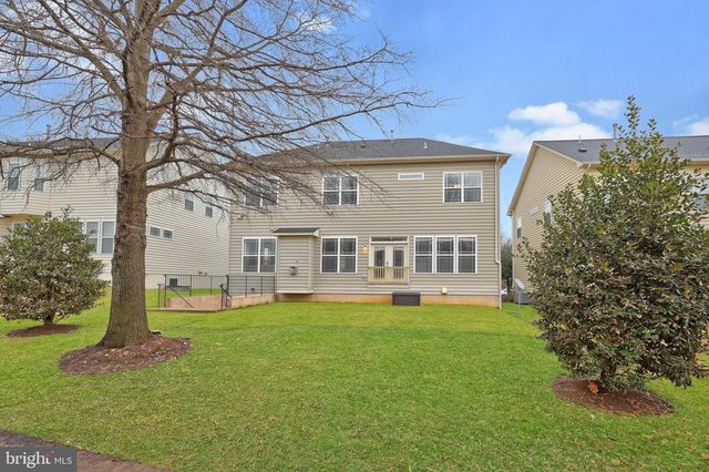 8717 FLOWERING DOGWOOD LN, Lorton, VA 22079