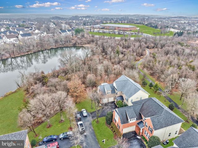 8717 FLOWERING DOGWOOD LN, Lorton, VA 22079