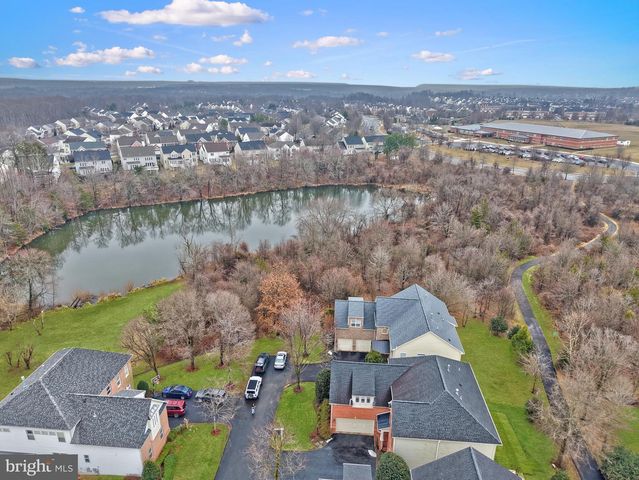 8717 FLOWERING DOGWOOD LN, Lorton, VA 22079