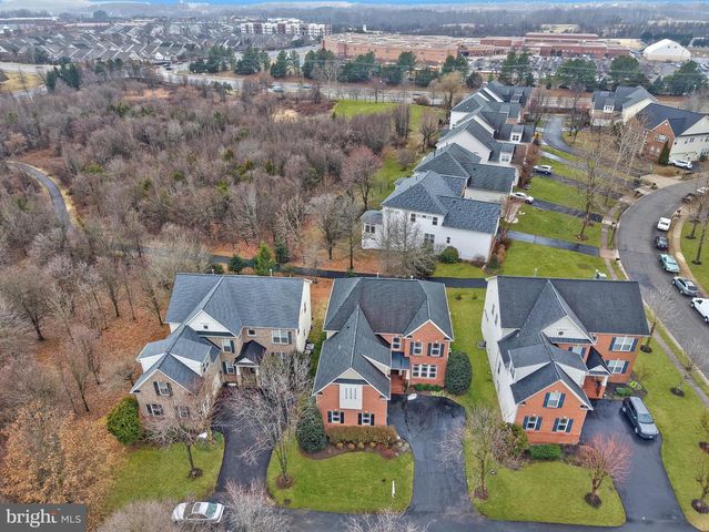 8717 FLOWERING DOGWOOD LN, Lorton, VA 22079