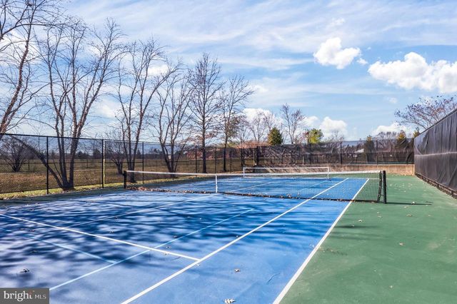 8717 FLOWERING DOGWOOD LN, Lorton, VA 22079