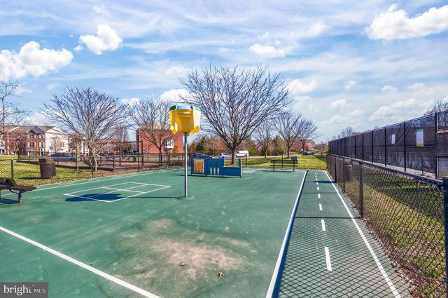 8717 FLOWERING DOGWOOD LN, Lorton, VA 22079