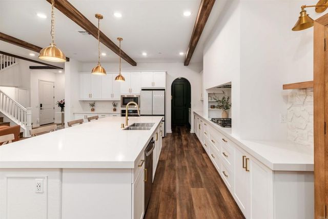 587 Gateway Lane, San Marcos, CA 92078