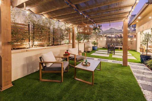 587 Gateway Lane, San Marcos, CA 92078