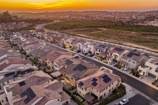 587 Gateway Lane, San Marcos, CA 92078