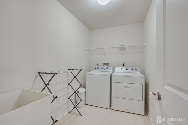 14 Hyacinth Lane, Monroe, NJ 08831