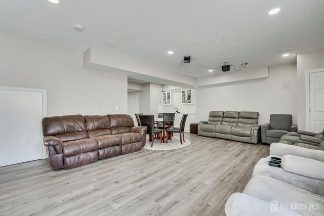 14 Hyacinth Lane, Monroe, NJ 08831