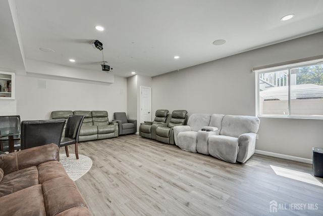 14 Hyacinth Lane, Monroe, NJ 08831