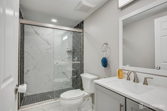 14 Hyacinth Lane, Monroe, NJ 08831