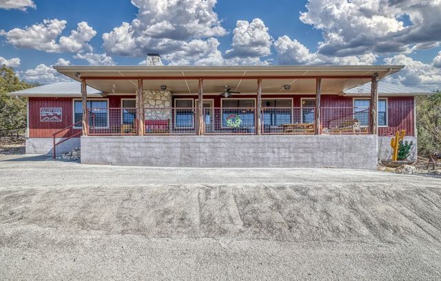 416 Canyon Oaks Dr, Concan, TX 78838