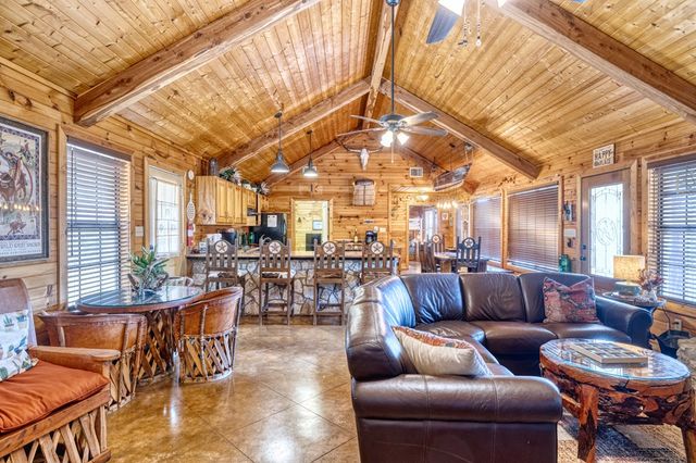 416 Canyon Oaks Dr, Concan, TX 78838