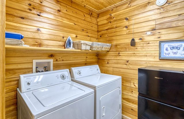 416 Canyon Oaks Dr, Concan, TX 78838