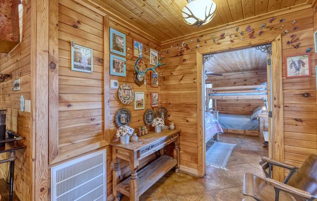 416 Canyon Oaks Dr, Concan, TX 78838