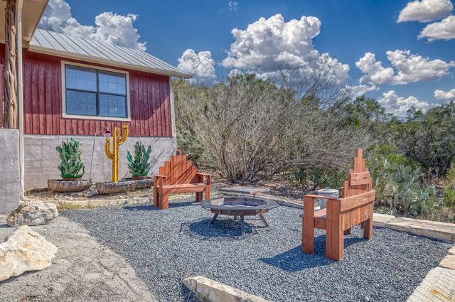 416 Canyon Oaks Dr, Concan, TX 78838