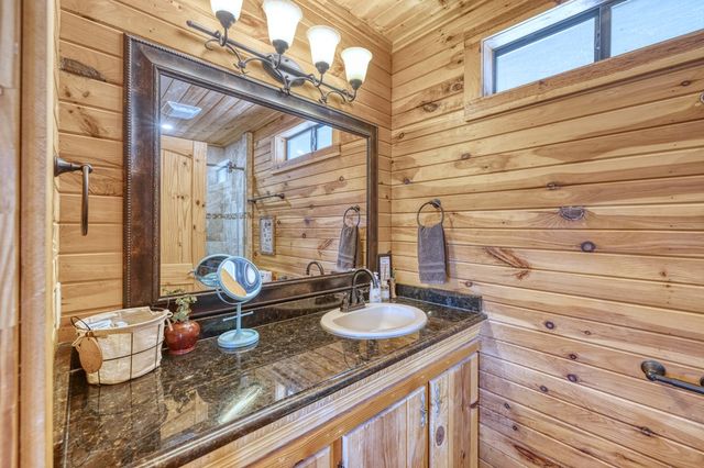 416 Canyon Oaks Dr, Concan, TX 78838