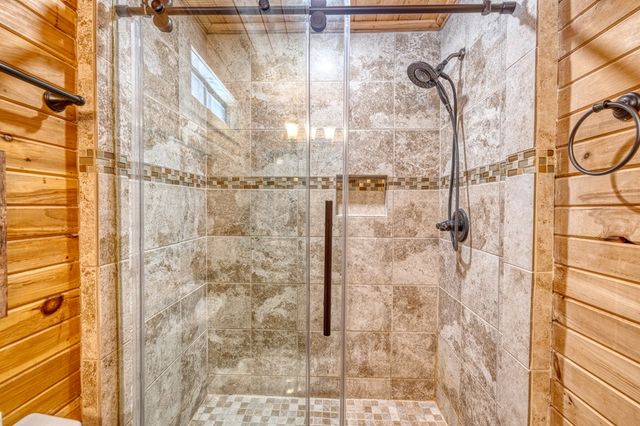 416 Canyon Oaks Dr, Concan, TX 78838