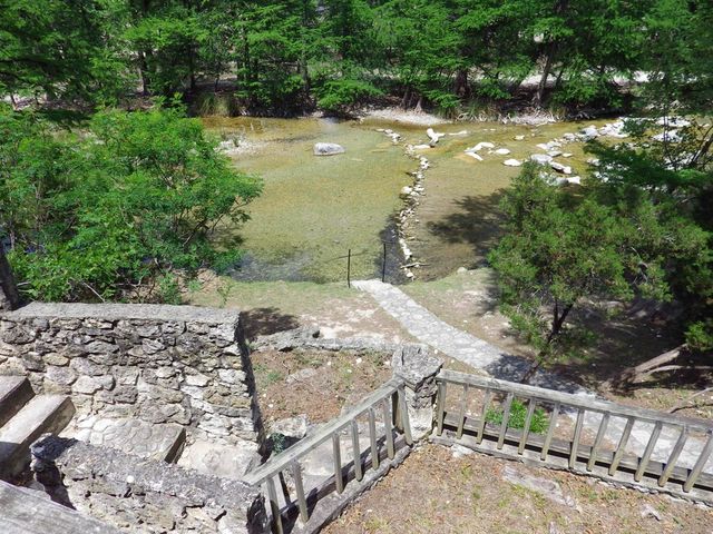 416 Canyon Oaks Dr, Concan, TX 78838