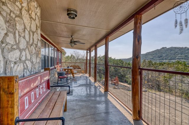 416 Canyon Oaks Dr, Concan, TX 78838