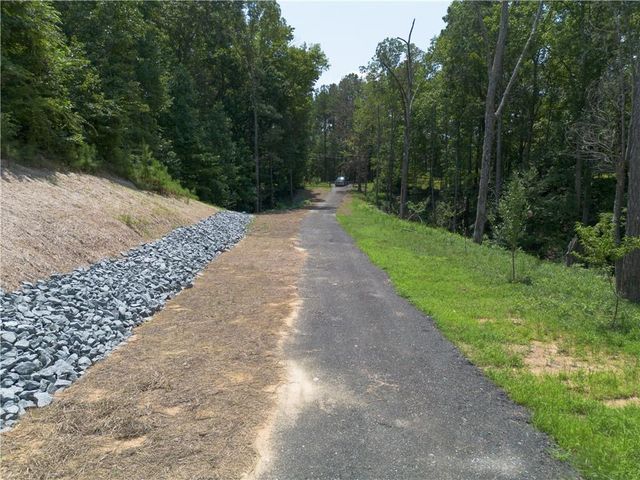 4650 Twin Pines Road SE, Acworth, GA 30102
