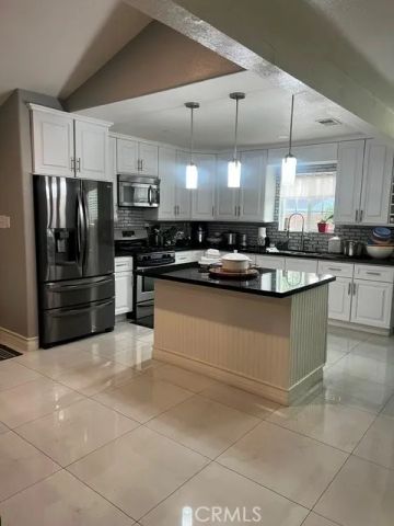 1191 Mountain View, Colton, CA 92324