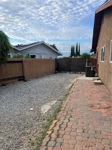 1191 Mountain View, Colton, CA 92324
