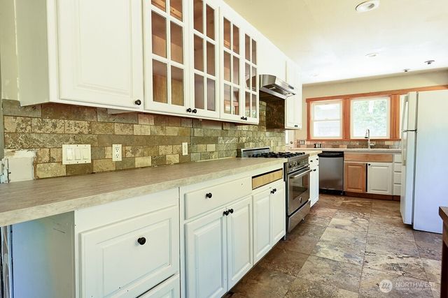 14323 12th Avenue SW, Burien, WA 98166