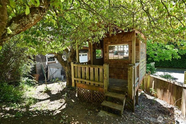 14323 12th Avenue SW, Burien, WA 98166