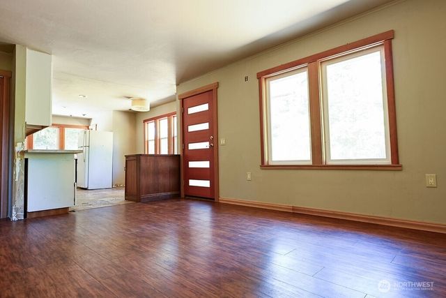 14323 12th Avenue SW, Burien, WA 98166