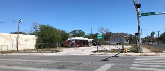 310,306,302, Staples St, Corpus Christi, TX 78401