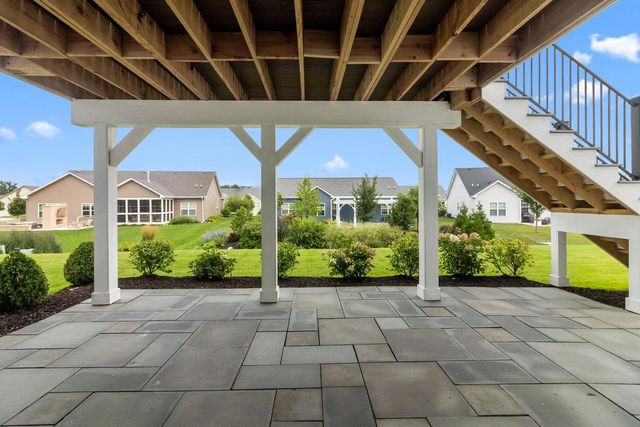 555 N Boulder Ridge DRIVE, Lake Geneva, WI 53147