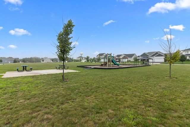 555 N Boulder Ridge DRIVE, Lake Geneva, WI 53147