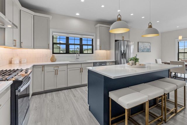 555 N Boulder Ridge DRIVE, Lake Geneva, WI 53147