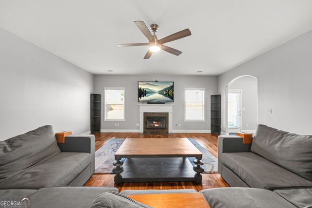3831 Lake Haven Way, Atlanta, GA 30331