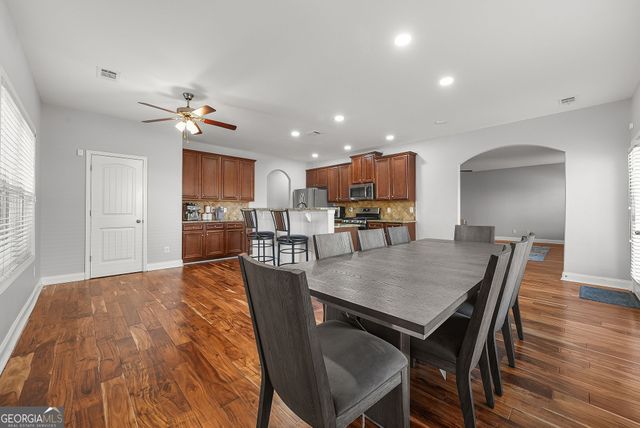 3831 Lake Haven Way, Atlanta, GA 30331