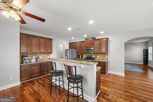 3831 Lake Haven Way, Atlanta, GA 30331