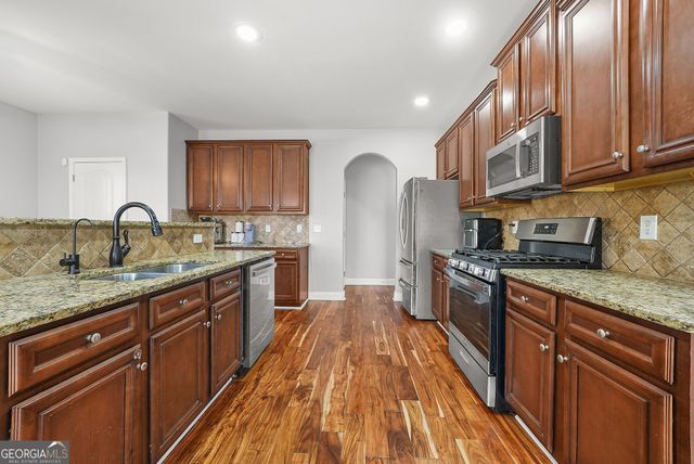 3831 Lake Haven Way, Atlanta, GA 30331