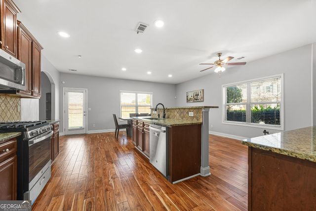 3831 Lake Haven Way, Atlanta, GA 30331