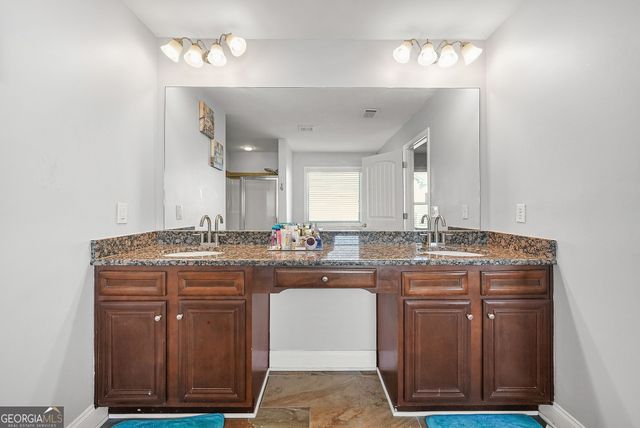 3831 Lake Haven Way, Atlanta, GA 30331