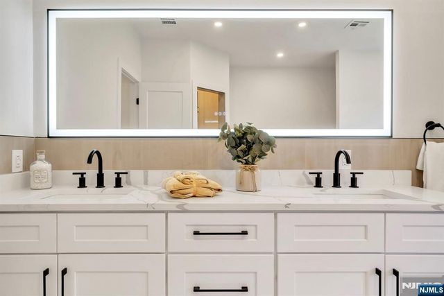 412 Tappan Road, Northvale, NJ 07647