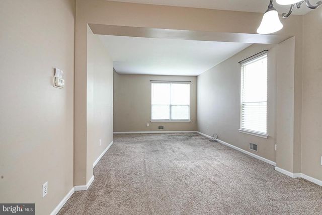 120 ARROWHEAD DR, Burlington, NJ 08016