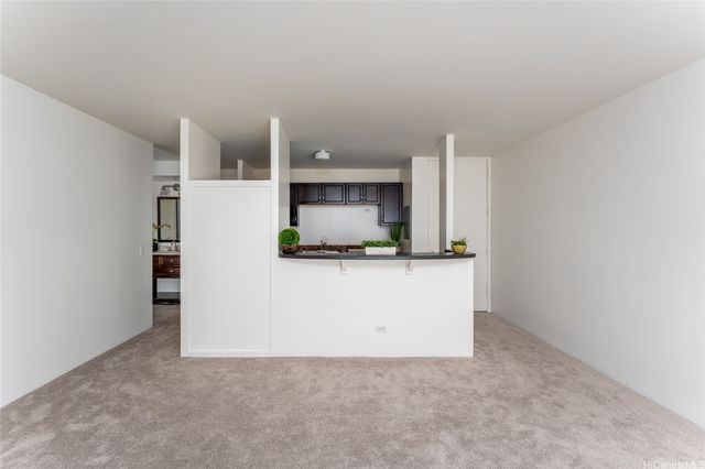 909 Ala Nanala Street 503, Honolulu, HI 96818