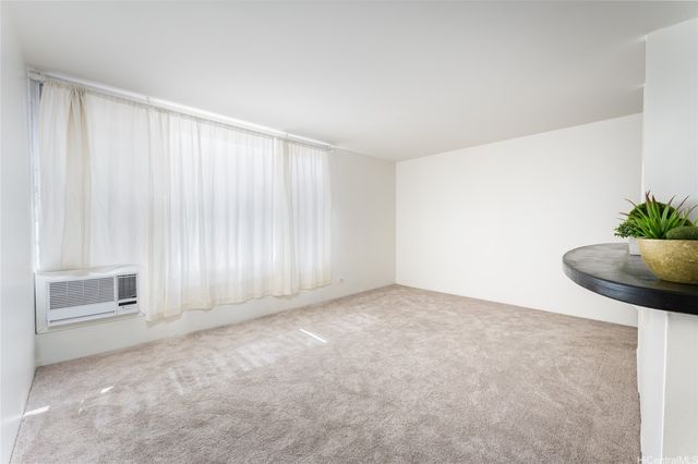 909 Ala Nanala Street 503, Honolulu, HI 96818