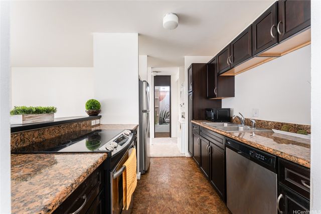 909 Ala Nanala Street 503, Honolulu, HI 96818