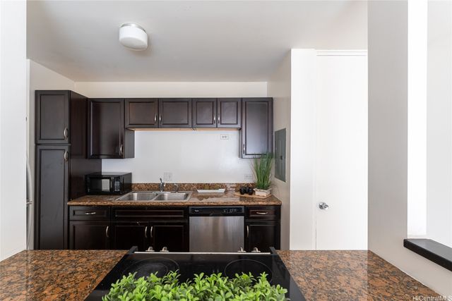 909 Ala Nanala Street 503, Honolulu, HI 96818