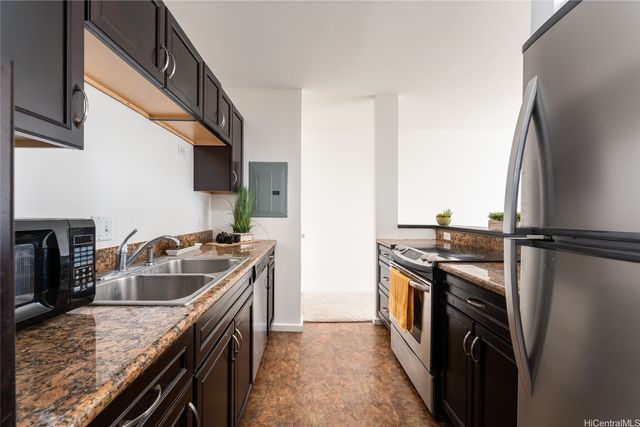 909 Ala Nanala Street 503, Honolulu, HI 96818