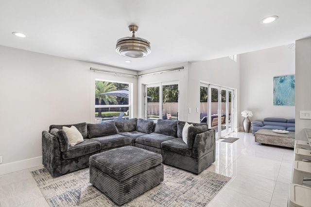 10616 Wheelhouse Circle, Boca Raton, FL 33428