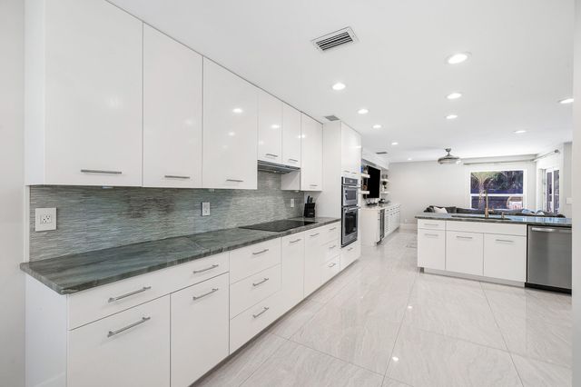 10616 Wheelhouse Circle, Boca Raton, FL 33428