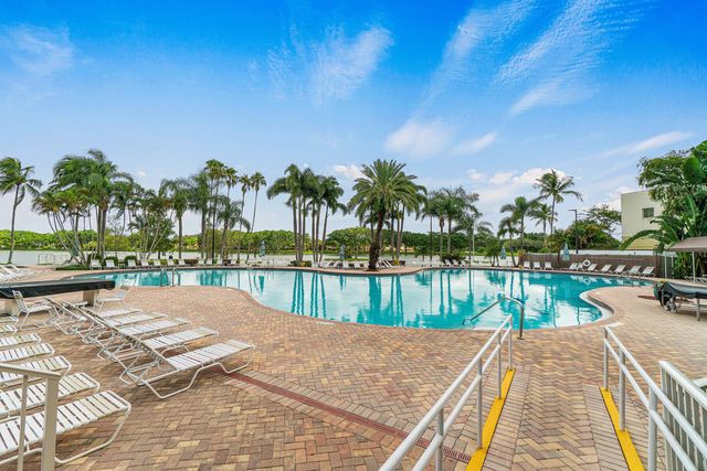 10616 Wheelhouse Circle, Boca Raton, FL 33428